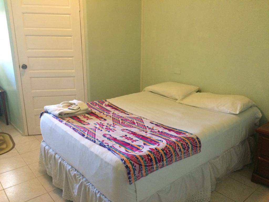 Don Santiago Guesthouse Downtown San Ignacio Rom bilde