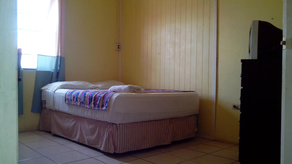 Don Santiago Guesthouse Downtown San Ignacio Eksteriør bilde