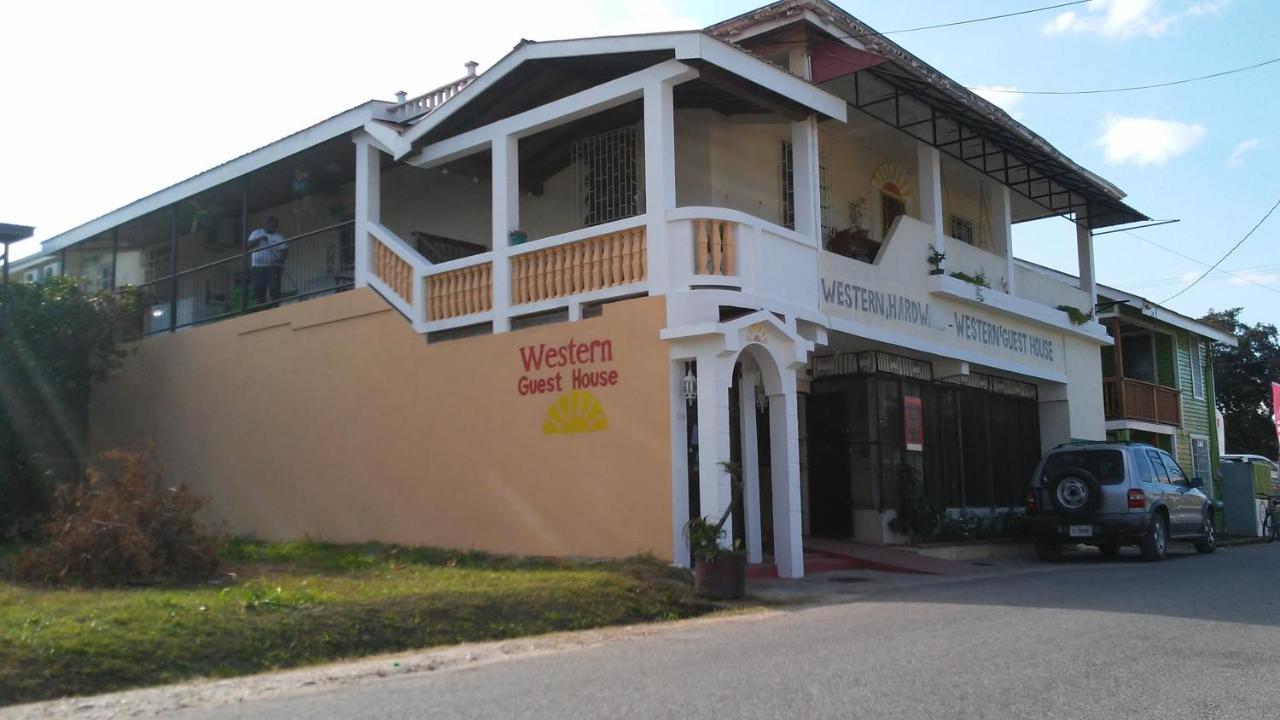 Don Santiago Guesthouse Downtown San Ignacio Eksteriør bilde